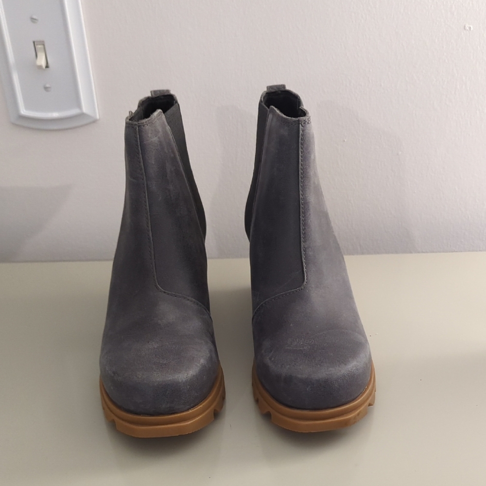 Sorel Gray Ankle Boots with Chunky Sole